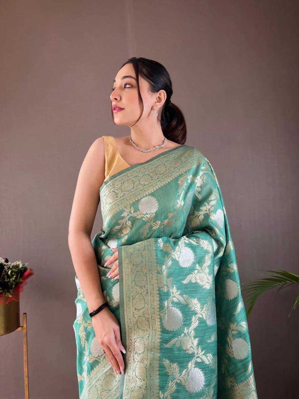 Traditional Silk Saree With Zari Border
